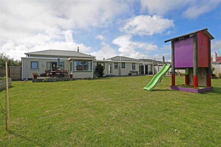 Photo of property in 34 Domett Street, Opunake, 4616