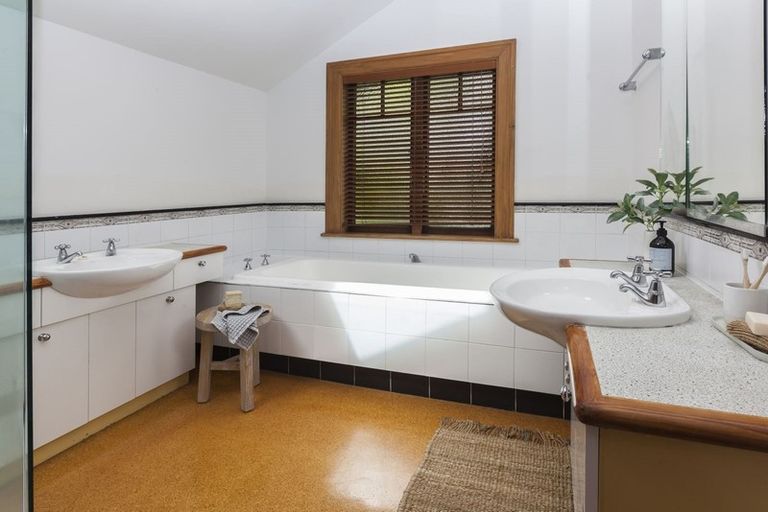 Photo of property in 152 Clyde Road, Burnside, Christchurch, 8053