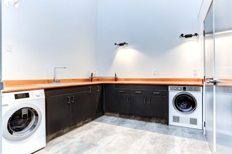 Photo of property in 31 Longbeach Drive, Castlecliff, Whanganui, 4501