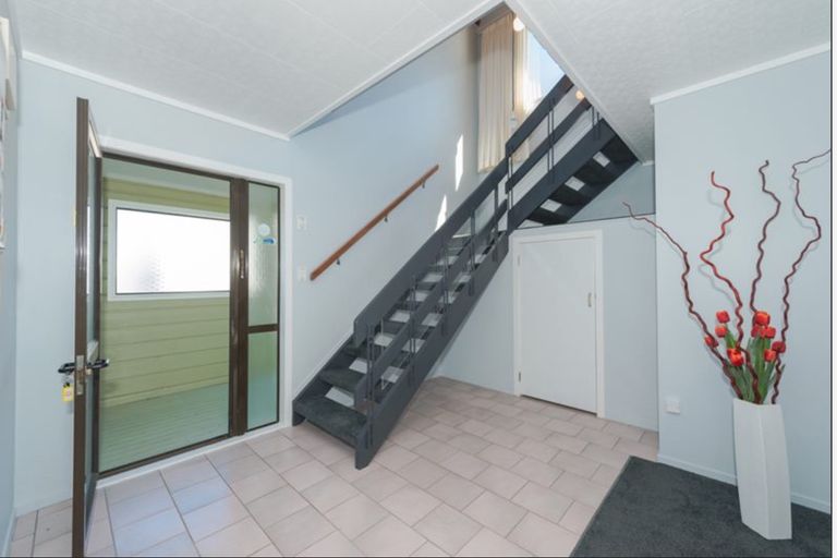 Photo of property in 19 Bay View Road, Raglan, 3225