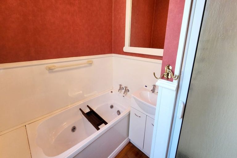 Photo of property in 67 Brockville Road, Glenross, Dunedin, 9011