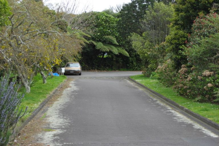 Photo of property in 10a Brixham Place, Merrilands, New Plymouth, 4312