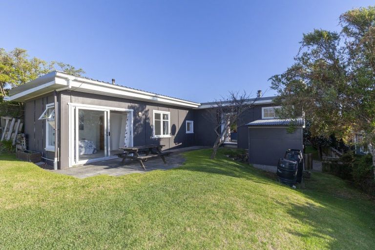 Photo of property in 6 Rewa Road, Raumati Beach, Paraparaumu, 5032