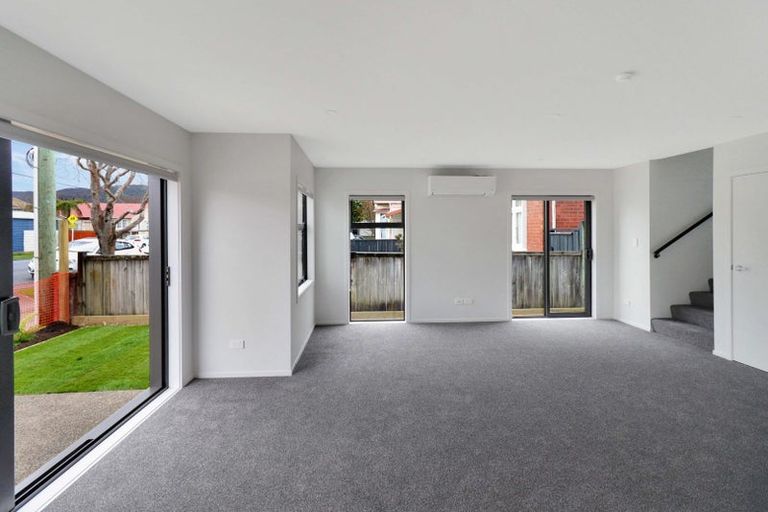 Photo of property in 137 Whites Line East, Waiwhetu, Lower Hutt, 5010
