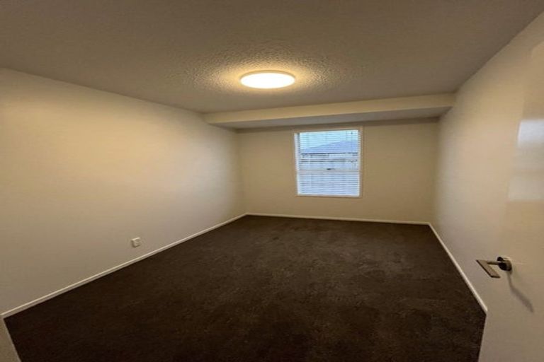 Photo of property in 107 Denise Crescent, Hornby, Christchurch, 8042