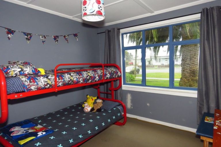 Photo of property in 80 Wakefield Street, Westport, 7825