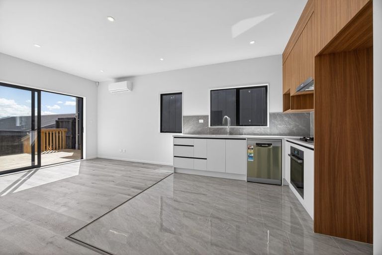 Photo of property in 15 Piringa Road, Pukekohe, 2120