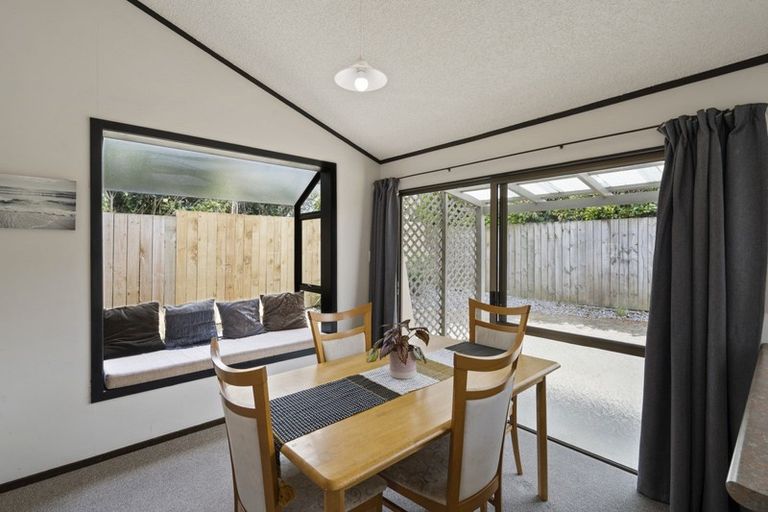 Photo of property in 1 Cedar Place, Westown, New Plymouth, 4310
