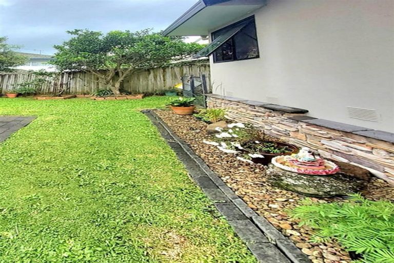 Photo of property in 2/81 Eugenia Rise, Totara Heights, Auckland, 2105