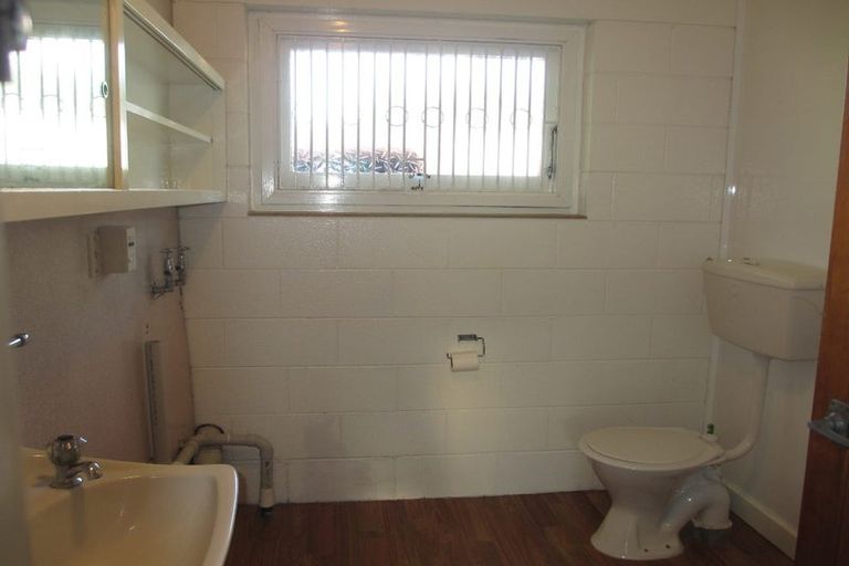 Photo of property in 54 Holly Road, St Albans, Christchurch, 8014