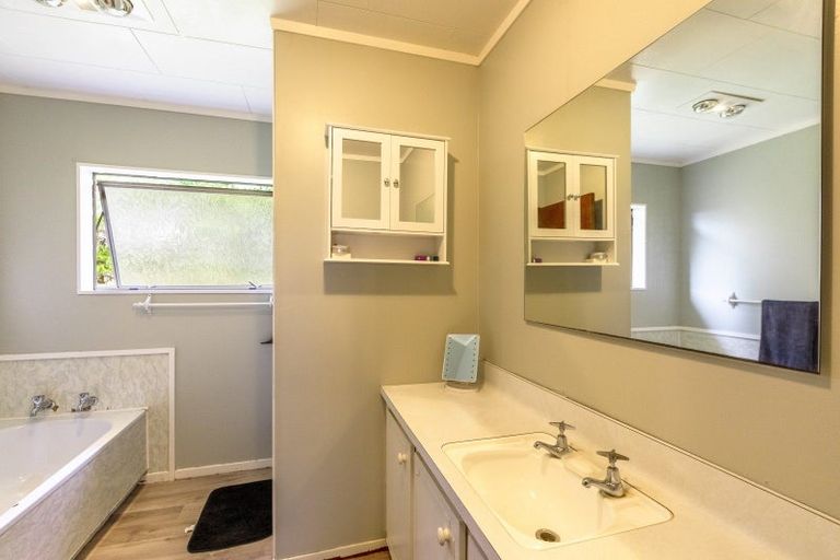 Photo of property in State Highway 2, Takapau, 4203