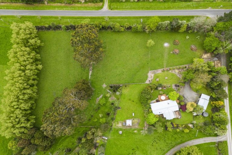 Photo of property in 1348a Pohangina Road, Pohangina, Ashhurst, 4884