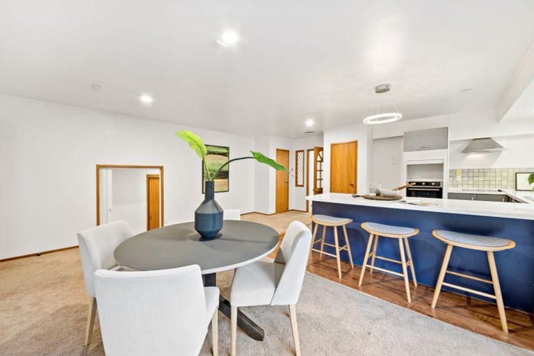 Photo of property in 40 Pigeon Mountain Road, Half Moon Bay, Auckland, 2012