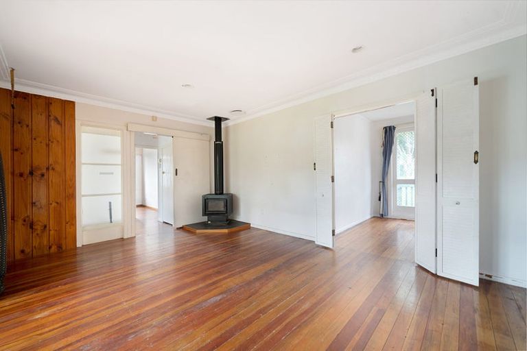 Photo of property in 10 Ribblesdale Road, Henderson, Auckland, 0612