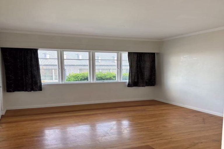 Photo of property in 57 Hayr Road, Three Kings, Auckland, 1042