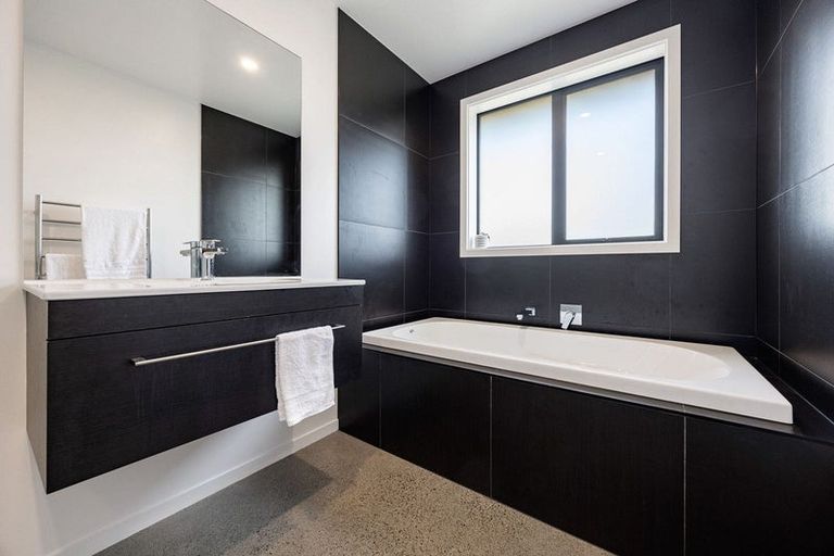 Photo of property in 15 Moemoea Place, Cambridge, 3434