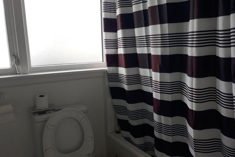 Photo of property in 4/9 Curletts Road, Sockburn, Christchurch, 8042