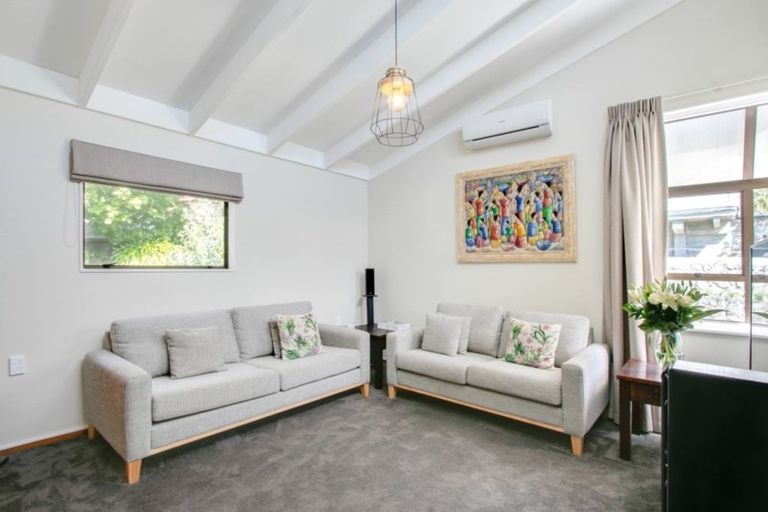 Photo of property in 27 Goldsmith Road, Hospital Hill, Napier, 4110