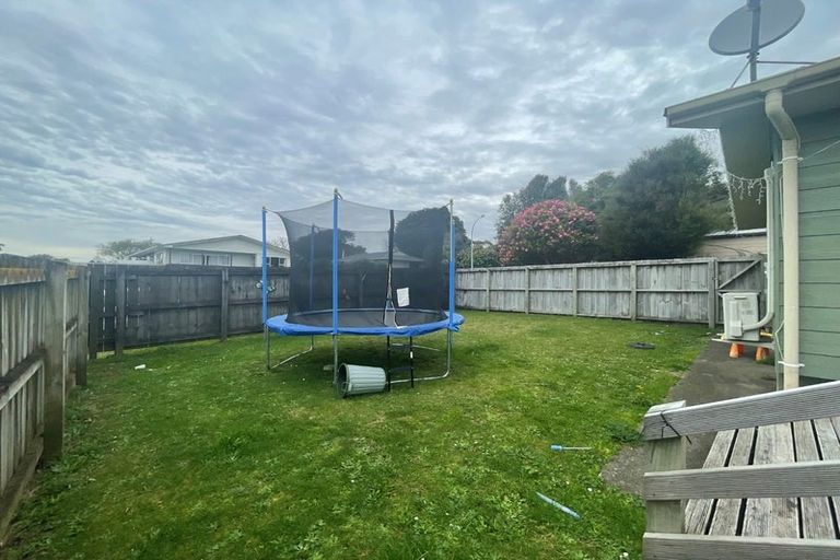 Photo of property in 11 Villa Place, Bell Block, New Plymouth, 4312