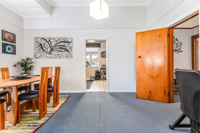 Photo of property in 21 Derwent Street, Island Bay, Wellington, 6023