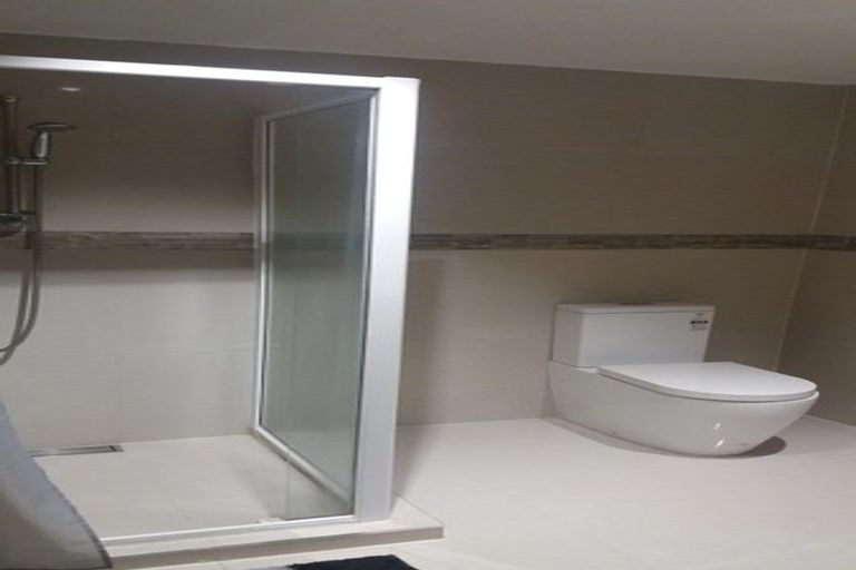 Photo of property in 5 Saddleback Rise, Murrays Bay, Auckland, 0630