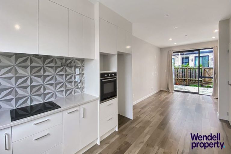 Photo of property in 3/86 Fred Taylor Drive, Westgate, Auckland, 0814