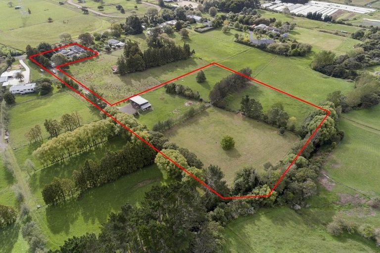 Photo of property in 186 Boord Crescent, Kumeu, 0891