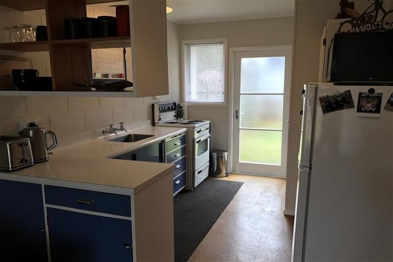 Photo of property in 8 Rainbow Drive, Rainbow Point, Taupo, 3330