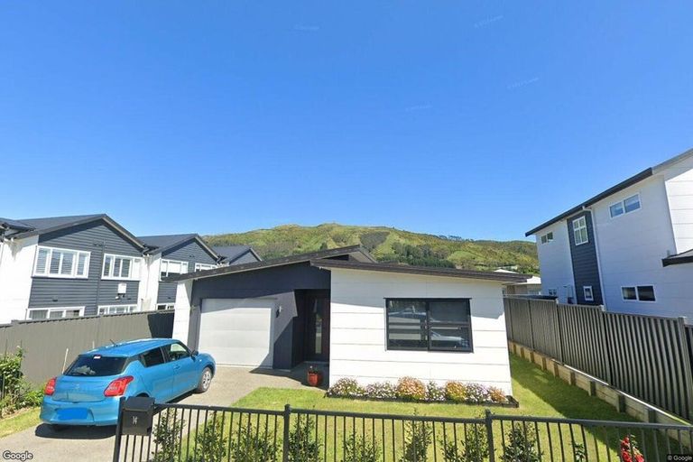 Photo of property in 14 Torea Place, Kenepuru, Porirua, 5022