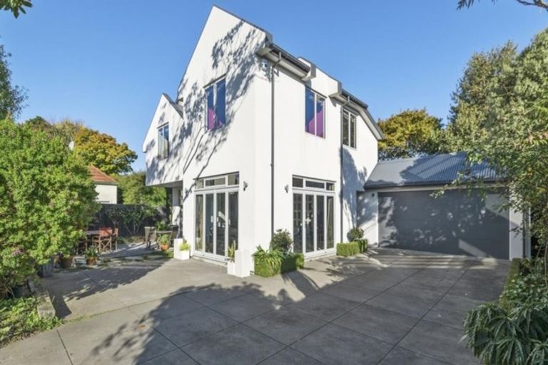 Photo of property in 45a Wroxton Terrace, Merivale, Christchurch, 8014