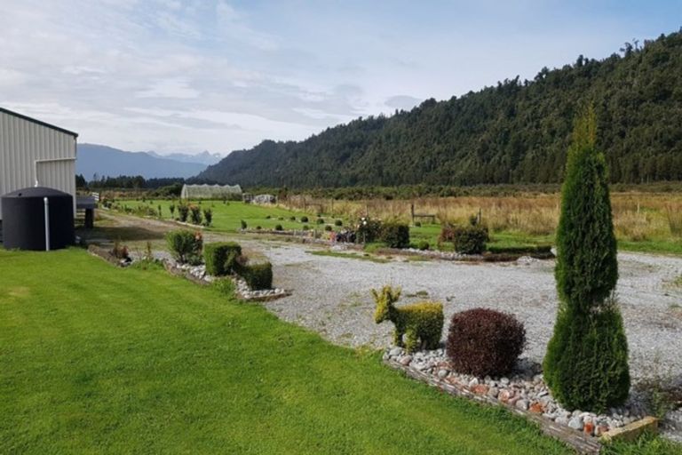 Photo of property in 751 La Fontaine Road, Harihari, 7884