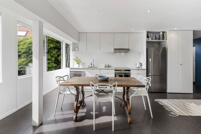 Photo of property in 3/73 Princes Street, Northcote Point, Auckland, 0627