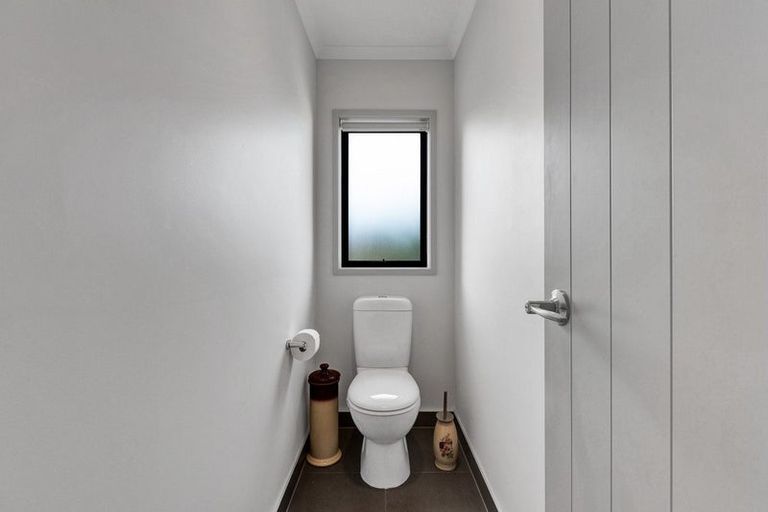 Photo of property in 3 Larlin Heights, Hawera, 4675