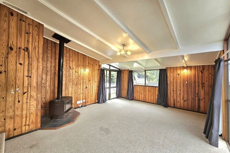 Photo of property in 12 Heaphy Street, Westown, New Plymouth, 4310