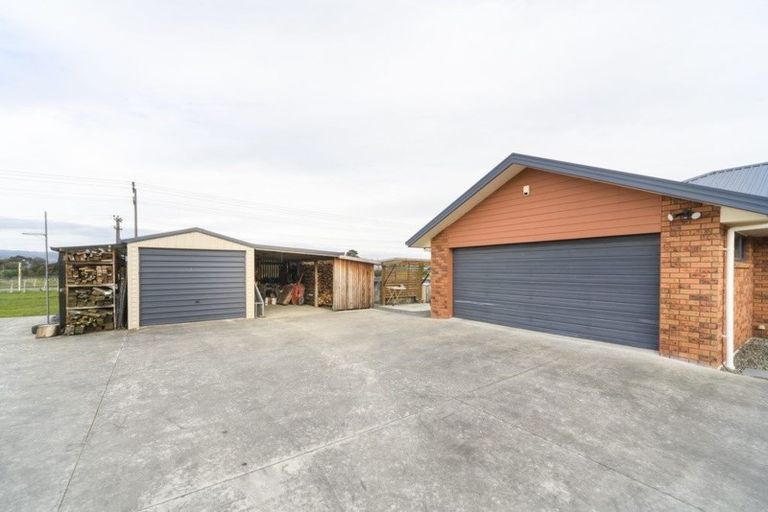 Photo of property in 339 Stoney Creek Road, Kelvin Grove, Palmerston North, 4470