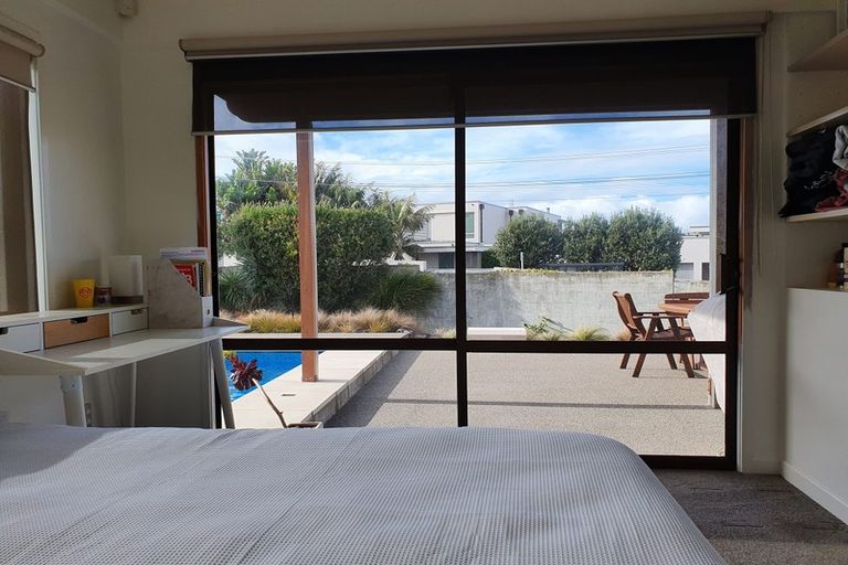 Photo of property in 1/32 Beach Road, Castor Bay, Auckland, 0620