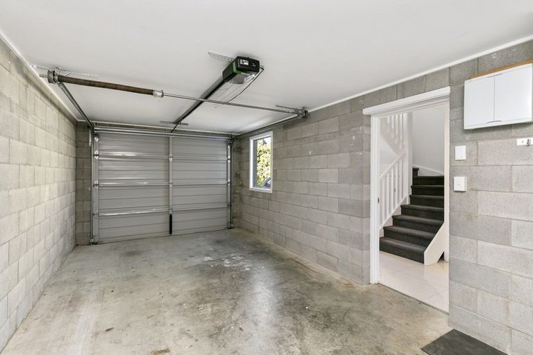 Photo of property in 42 Mandalay Terrace, Khandallah, Wellington, 6035