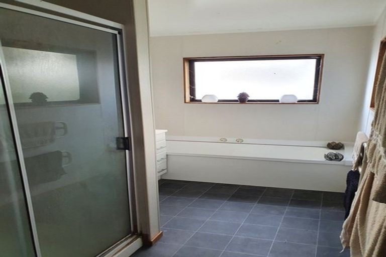 Photo of property in 12 Sutton Road, Drury, 2113