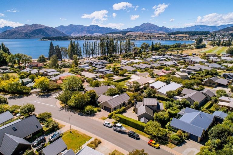 Photo of property in 88 Meadowstone Drive, Wanaka, 9305