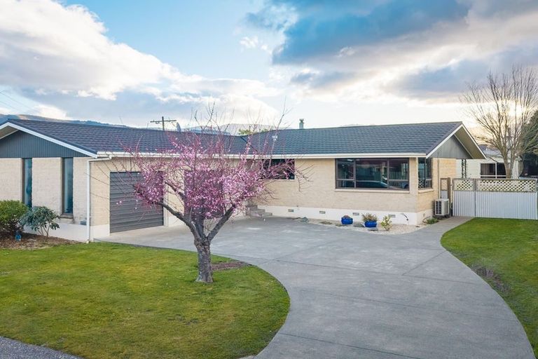 Photo of property in 30 Innes Street, Waimate, 7924