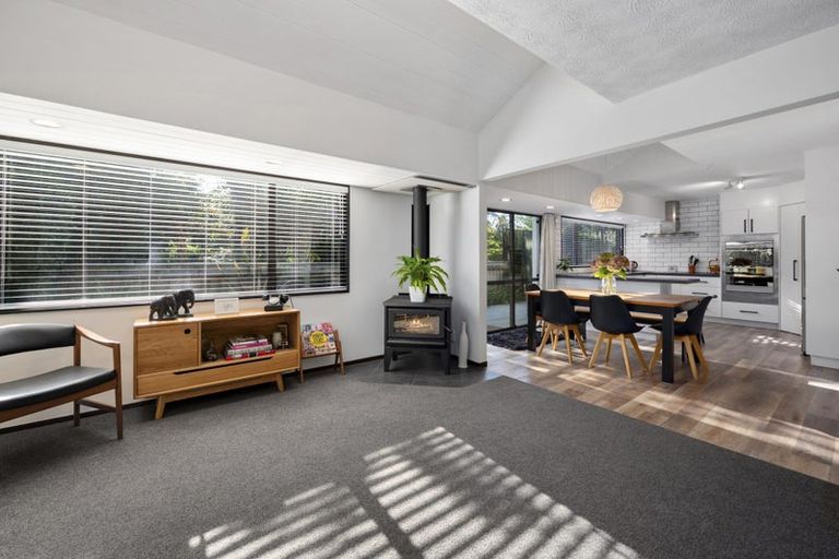 Photo of property in 39b Grand Vue Road, Kawaha Point, Rotorua, 3010