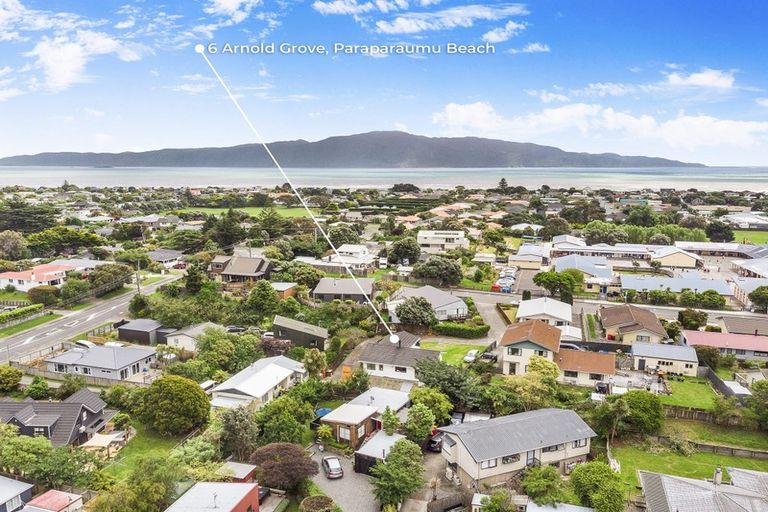 Photo of property in 6 Arnold Grove, Paraparaumu Beach, Paraparaumu, 5032