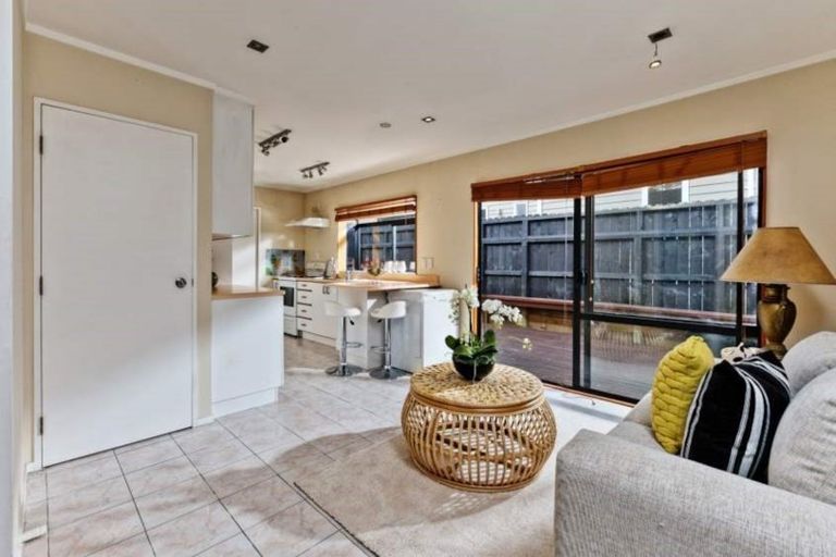 Photo of property in 7a Ramonda Close, Bayview, Auckland, 0629