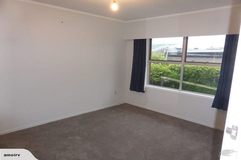 Photo of property in 2/27 Corunna Road, Milford, Auckland, 0620
