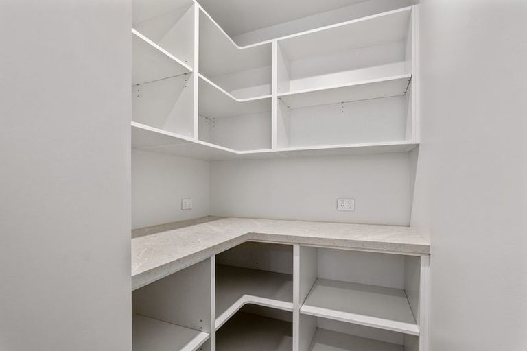 Photo of property in 9/2 Wilton Street, Westown, New Plymouth, 4310