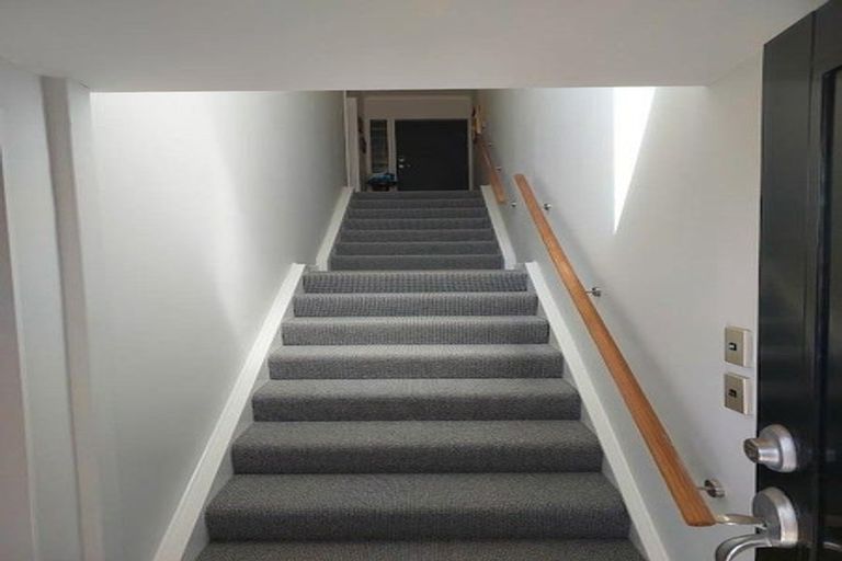 Photo of property in 30a Paremata Crescent, Paremata, Porirua, 5024