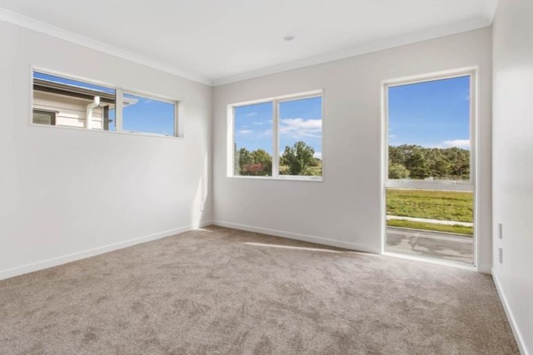 Photo of property in 54 Craigs Way, Hobsonville, Auckland, 0616