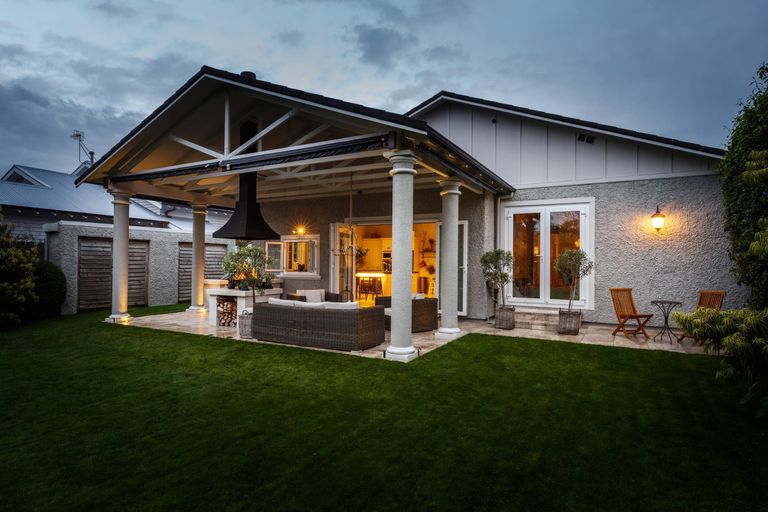 Photo of property in 6 Carlton Avenue, Palmerston North, 4414