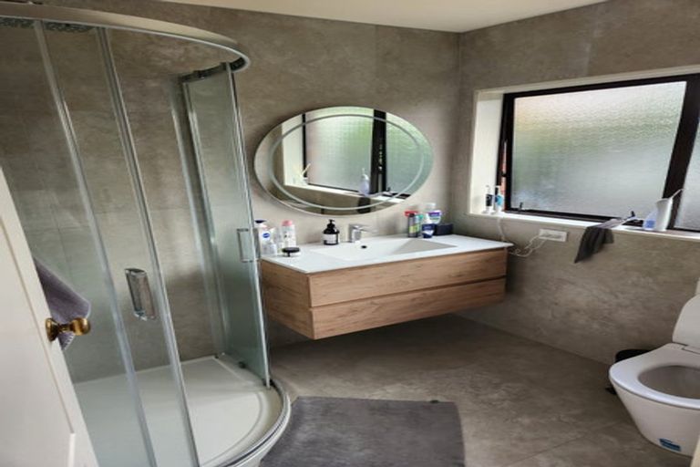 Photo of property in 2/24 Halver Road, Hillpark, Auckland, 2102