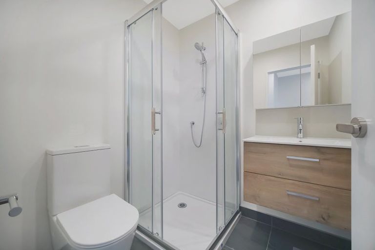 Photo of property in 18 Hoopers Road, Glen Eden, Auckland, 0602